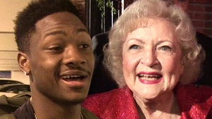 Bills WR Stefon Diggs Honors Betty White with Pregame Cleats