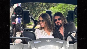 Elizabeth-Hurley-Billy-Ray-Cyrus-ig-2