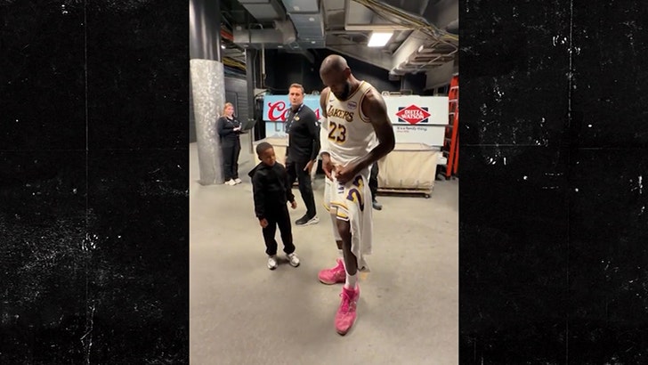 lebron-signs-jersey-kal-12-08-2025