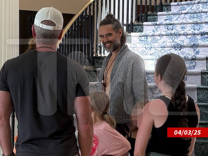 russell brand Charleston Hotel tmz wm swipe