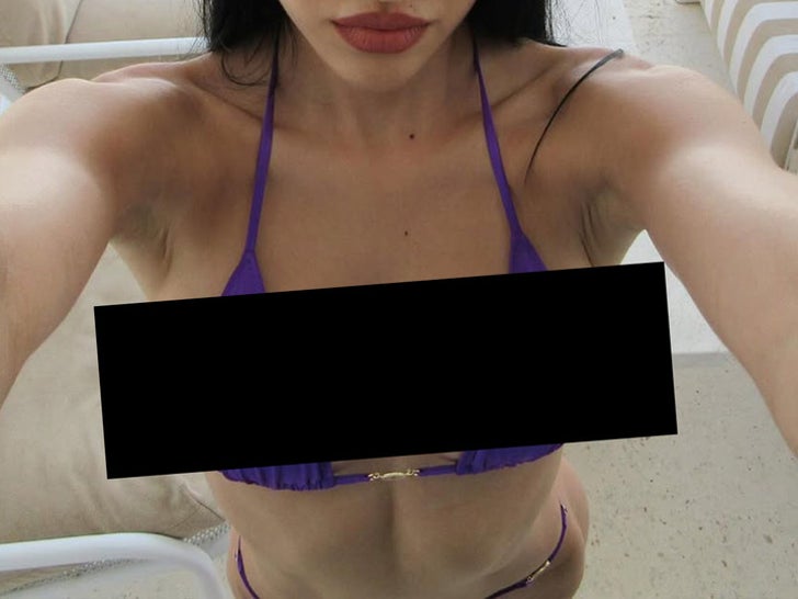 0520-amelia-gray-hamlin-hot-shots-guess-who-sub1_720