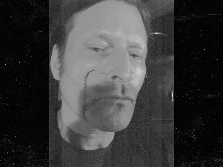 Crispin Glover Folleto 4