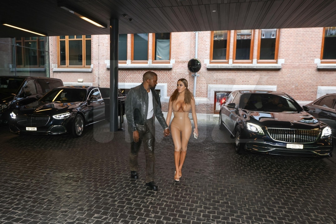 Kanye West Bday Bianca Censori 8