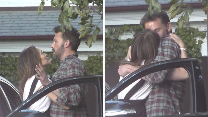 Ben Affleck's Car Gets Boxed In, Struggles To Pull Out Of Parking Spot In  Video