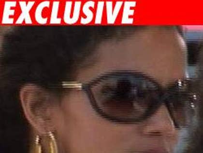 0904_halle_ex_tmz_01-1