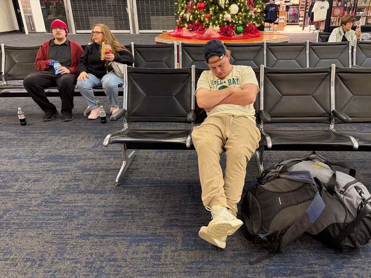 Airport Thanksgiving Fashion