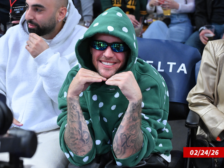 Justin Bieber Neima Khaila lakers getty sub 4