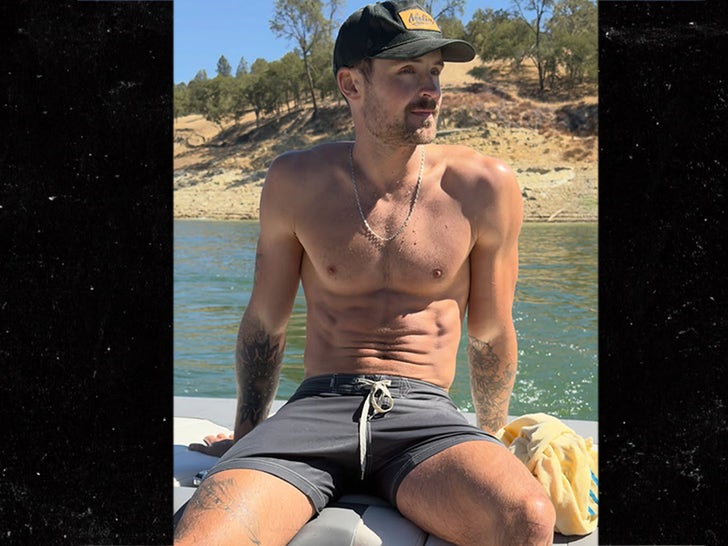 0909-Dylan-Efron-Boat-SUB