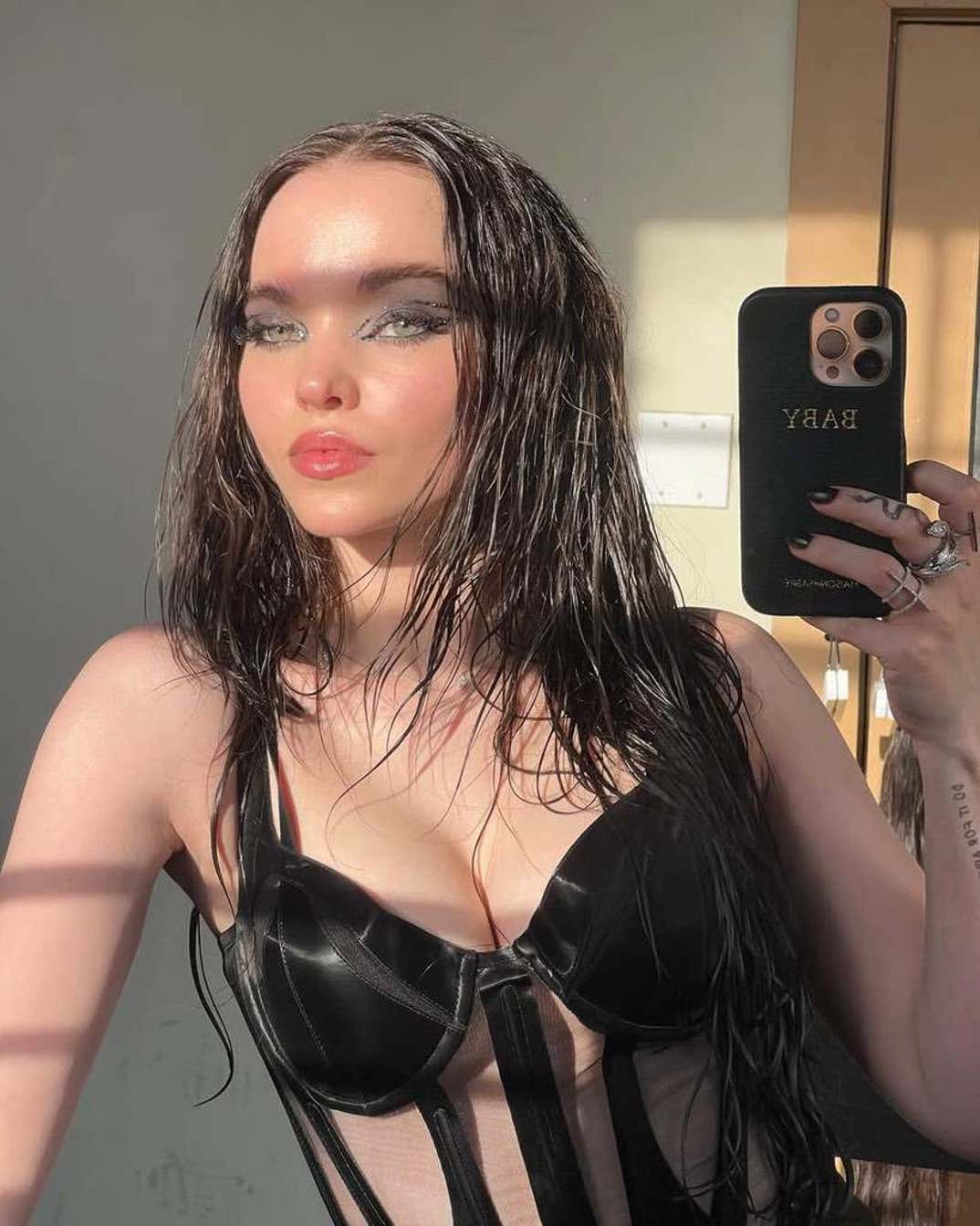0106 Dove Cameron Hot Shots 2