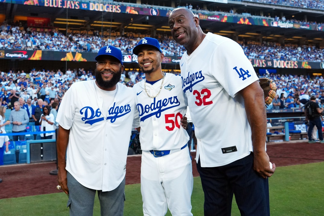 Anthony Anderson and Magic Johnson