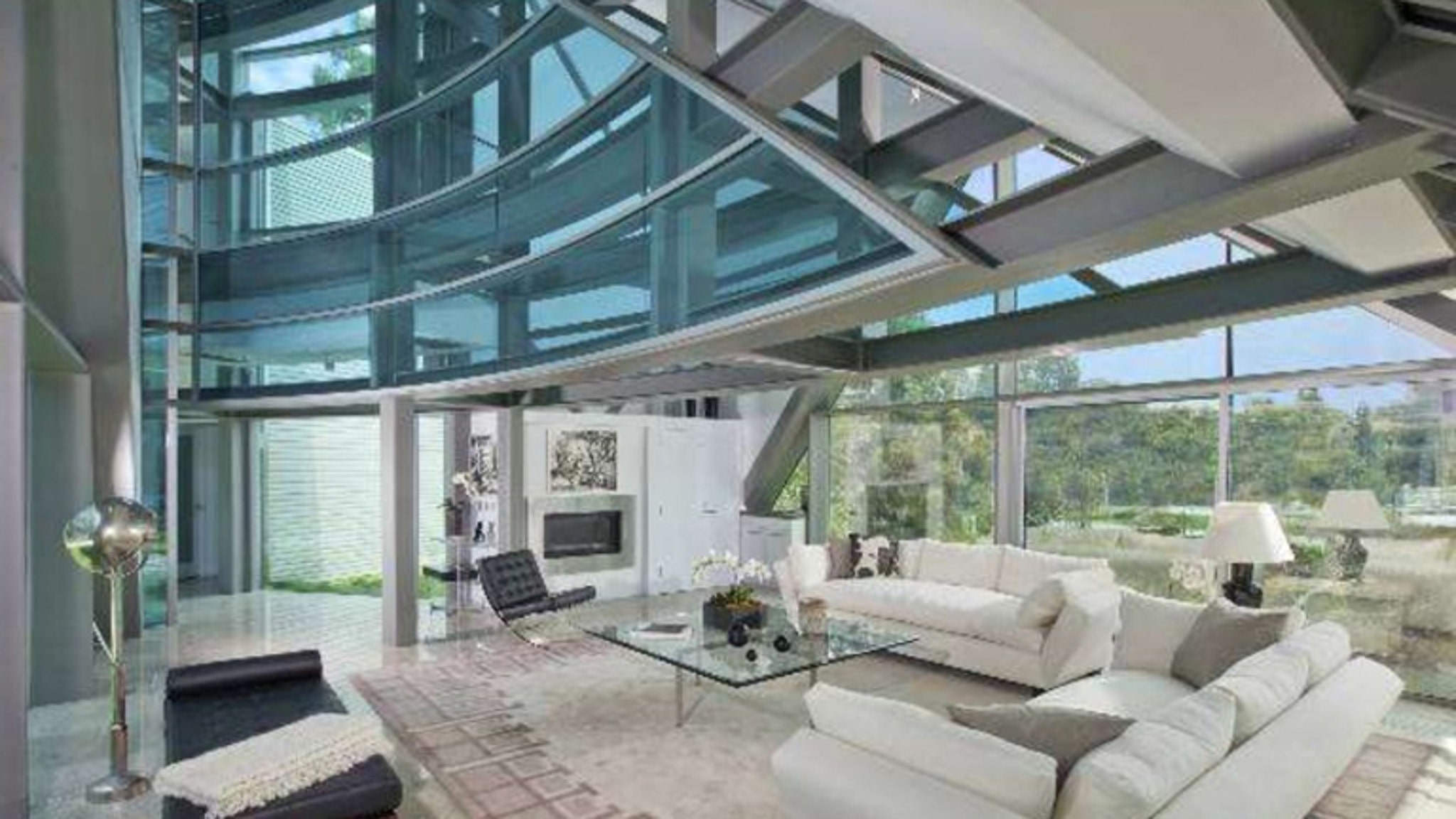 Justin Bieber's New Glass House
