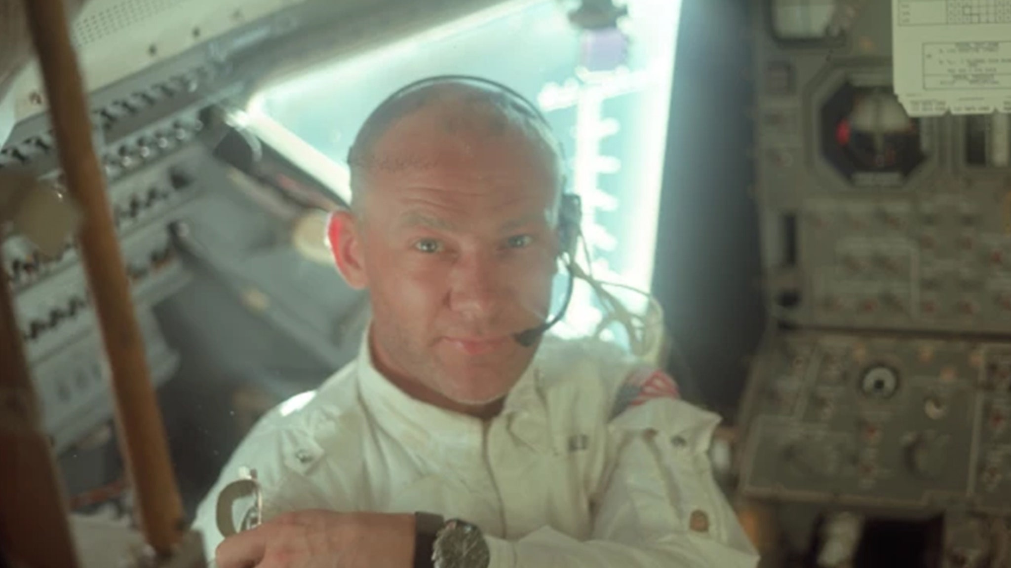 La chaqueta del Apolo 11 de Buzz Aldrin se vende por un récord de 2,7 millones de dólares en una subasta