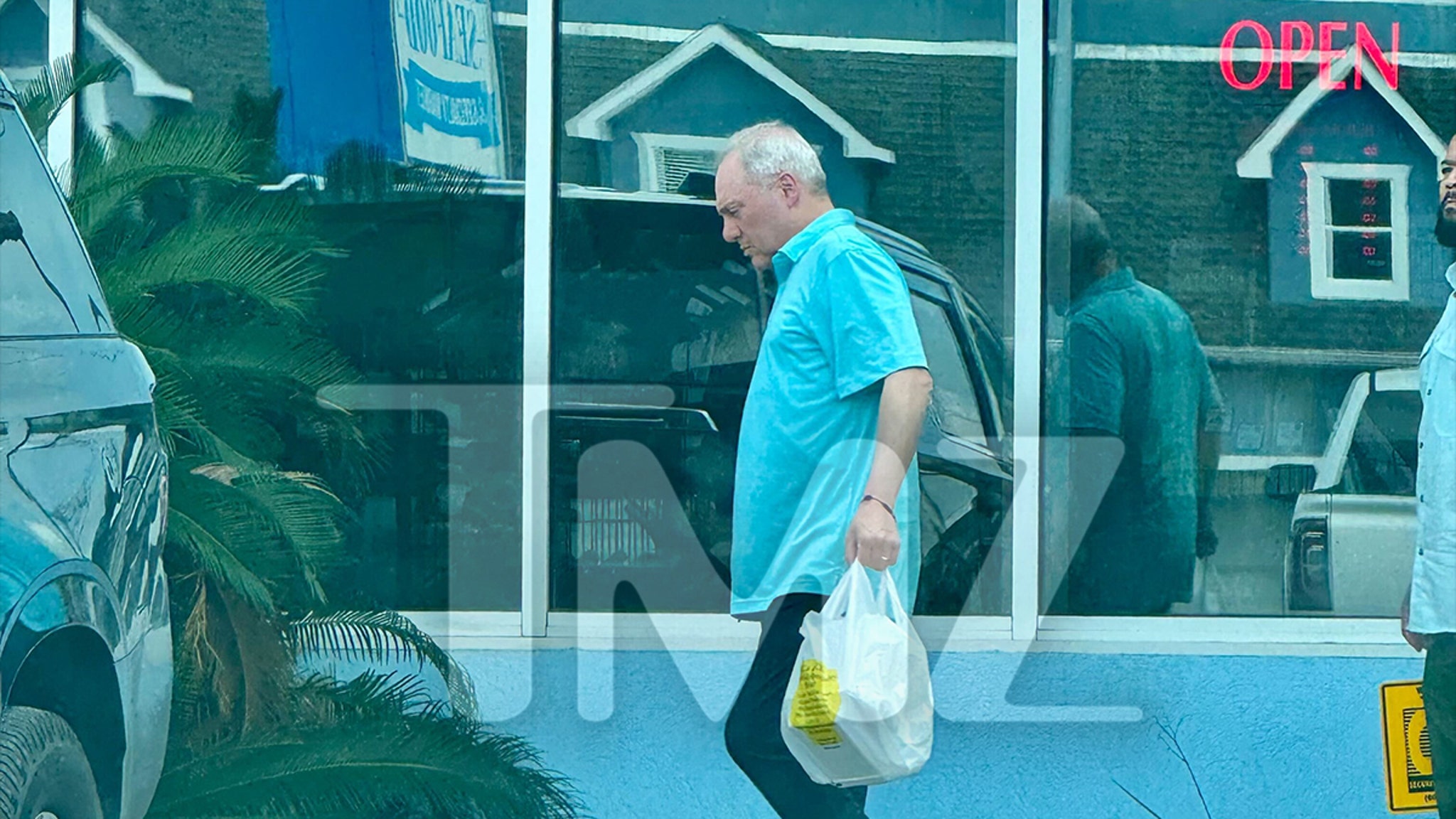 House Majority Leader Steve Scalise On Beach Vacation As Shutdown Continues