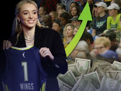 dallas wings fans and paige bueckers getty 1