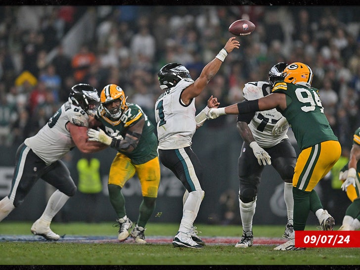 Green Bay Packers v Philadelphia Eagles brazil sub getty swipe