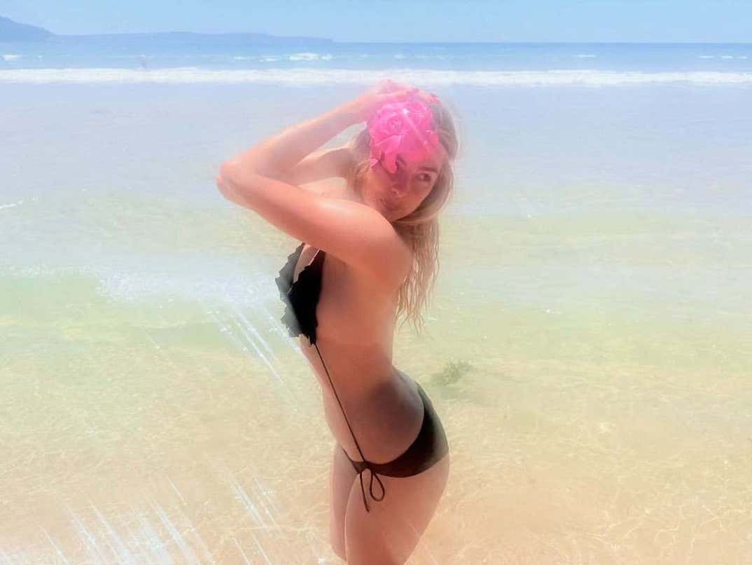 addison rae 8