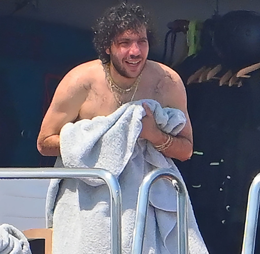 Selena Gomez Benny Blanco Yacht 2