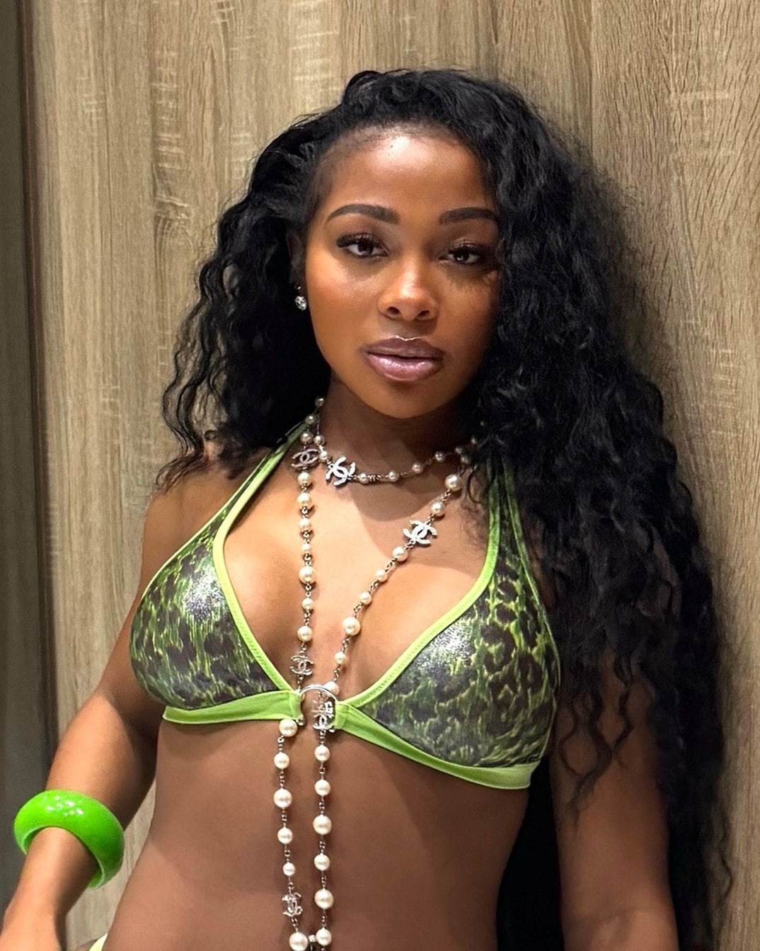 Jayda Cheaves Hot Shots 10