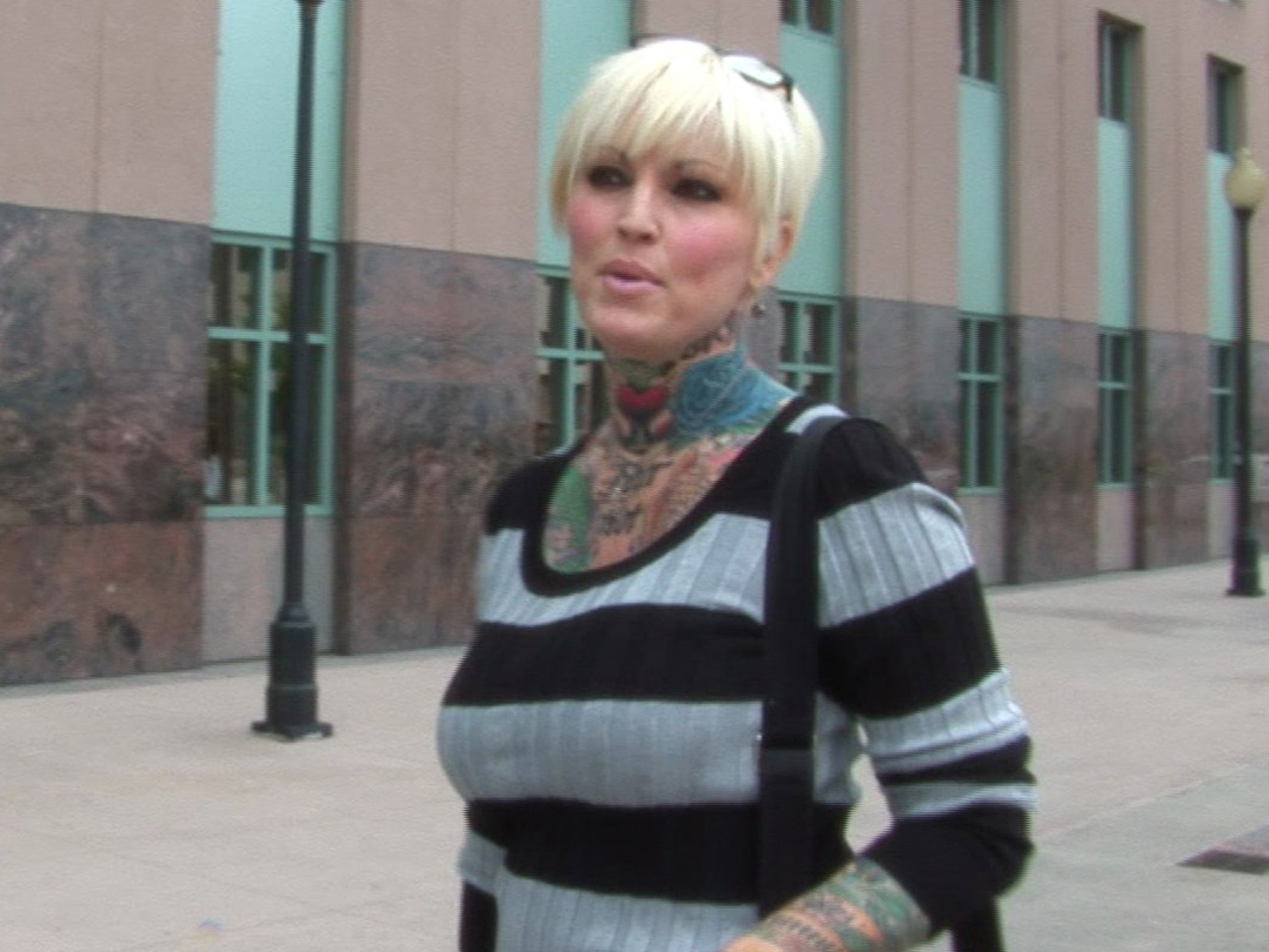 Janine Lindemulder Pee - Unique Lesbian Footage for True Fans