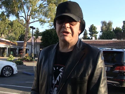 010320-gene-simmons-primary