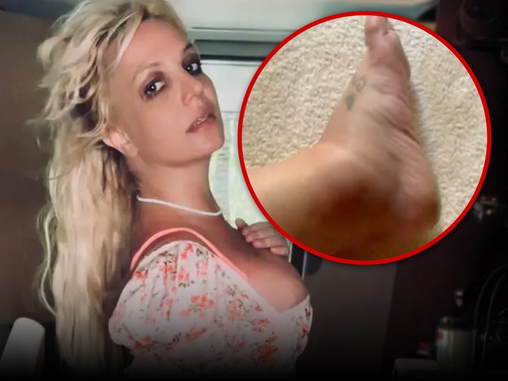 Britney Spears comparte fotos de su pie hinchado