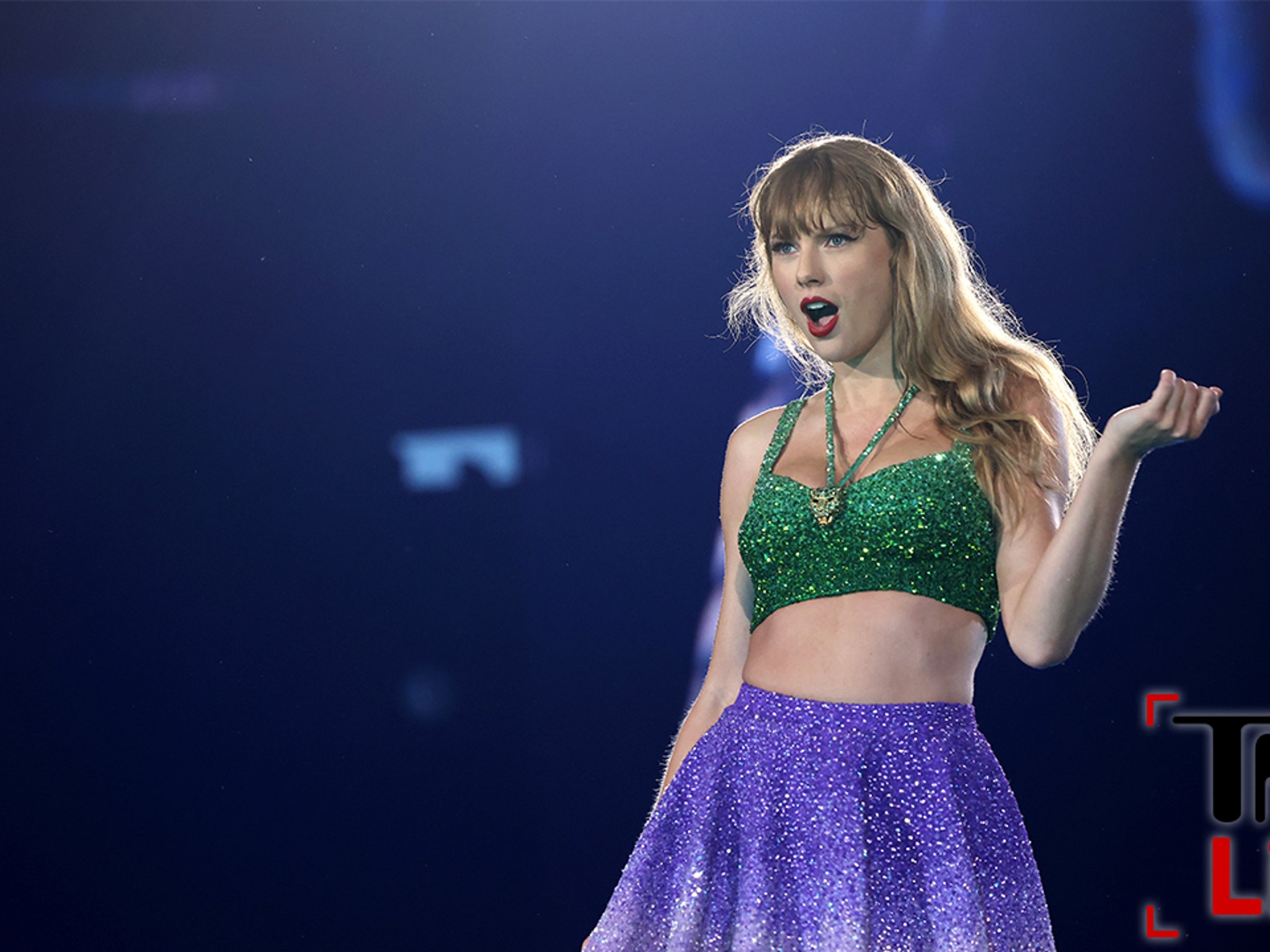 ミュージシャン taylor swift Taylor Swift Sings Her Heart Out, Celebrates Taking Back Her Masters