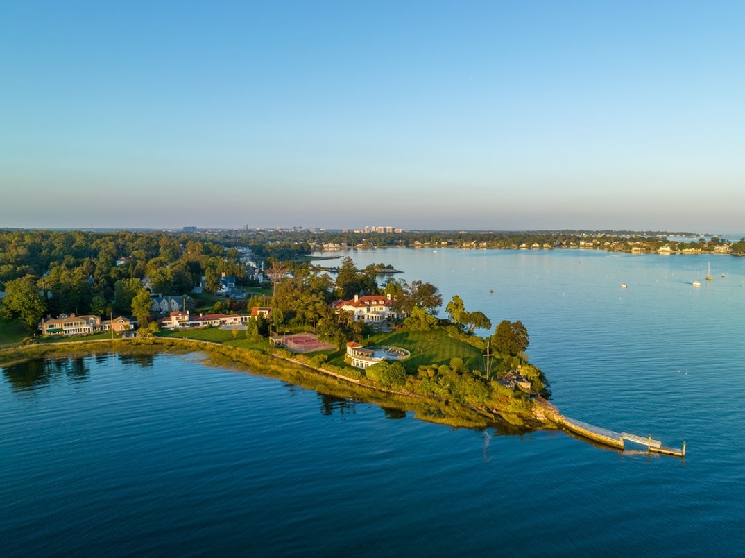 Kathie Lee Gifford Lists Connecticut Home 34