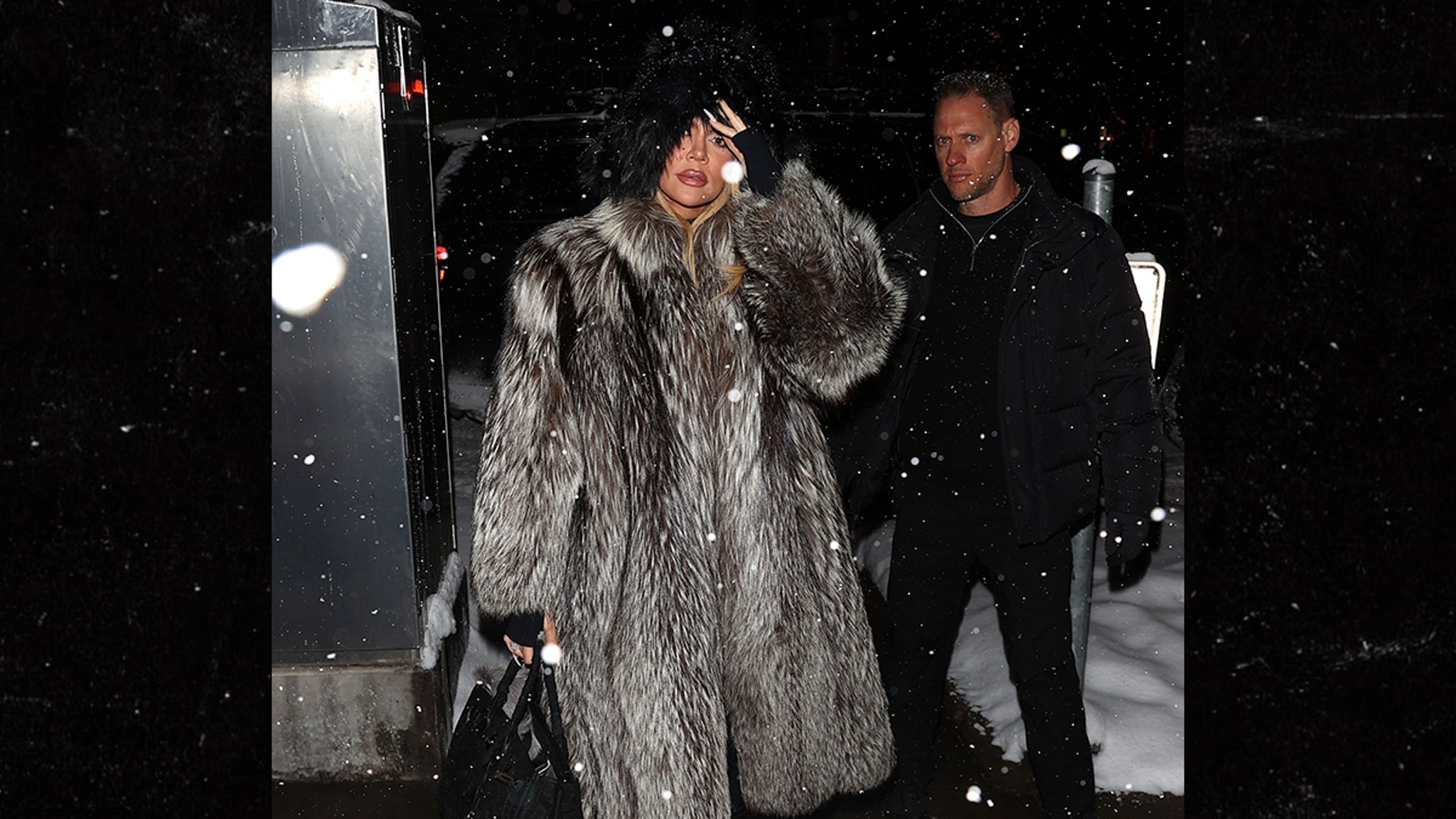 Le manteau « fourrure » ​​de Khloe Kardashian à Aspen fait sourciller les militants