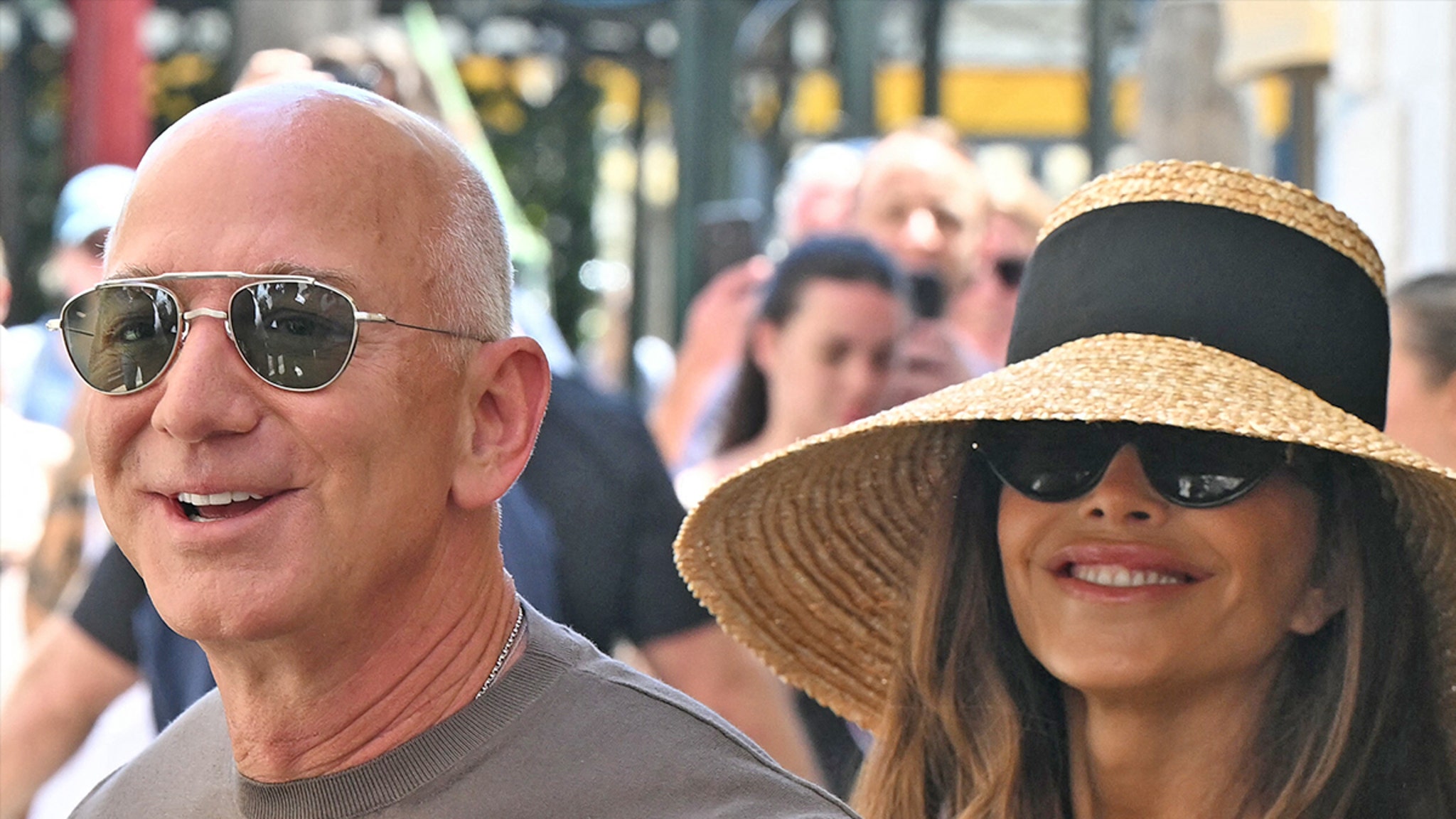 Jeff Bezos and Lauren Sanchez Head to Harry's Bar After Venice Wedding