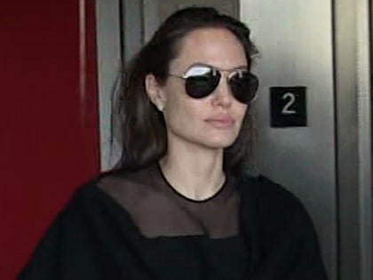 0103-angelina-jolie-tmz-10