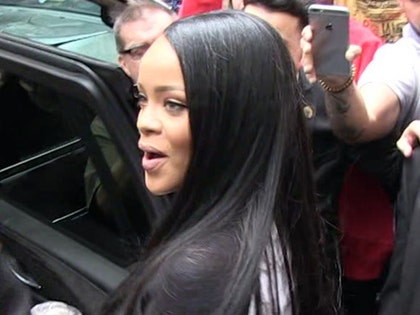 0804-rihanna-tmz-01