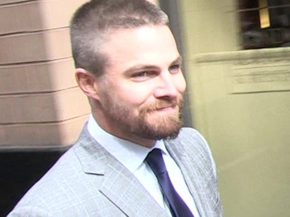 stephen amell