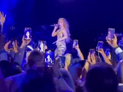 J Lo Performance in Capri
