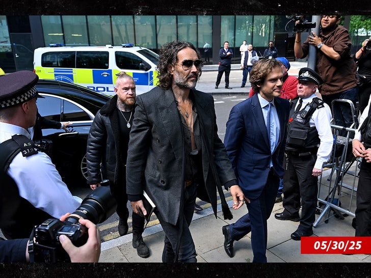 russell brand court getty sub swipe 3