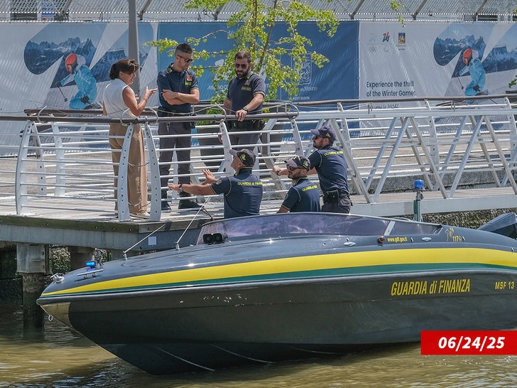jeff bezos wedding security bomb squad sub getty swipe 2