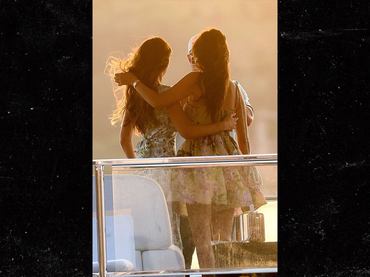 Zac-Efron-and-Nina-Dobrev-backgrid-1