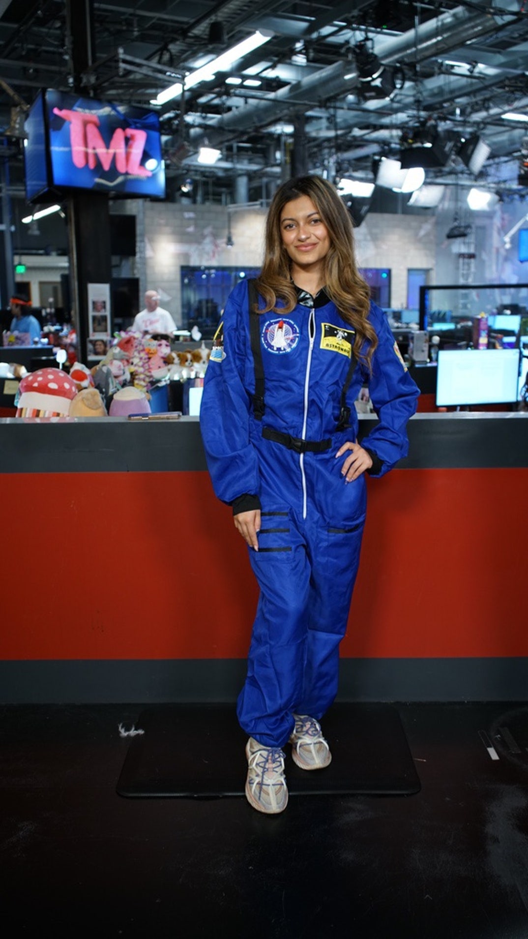 Alea as Lauren Sanchez