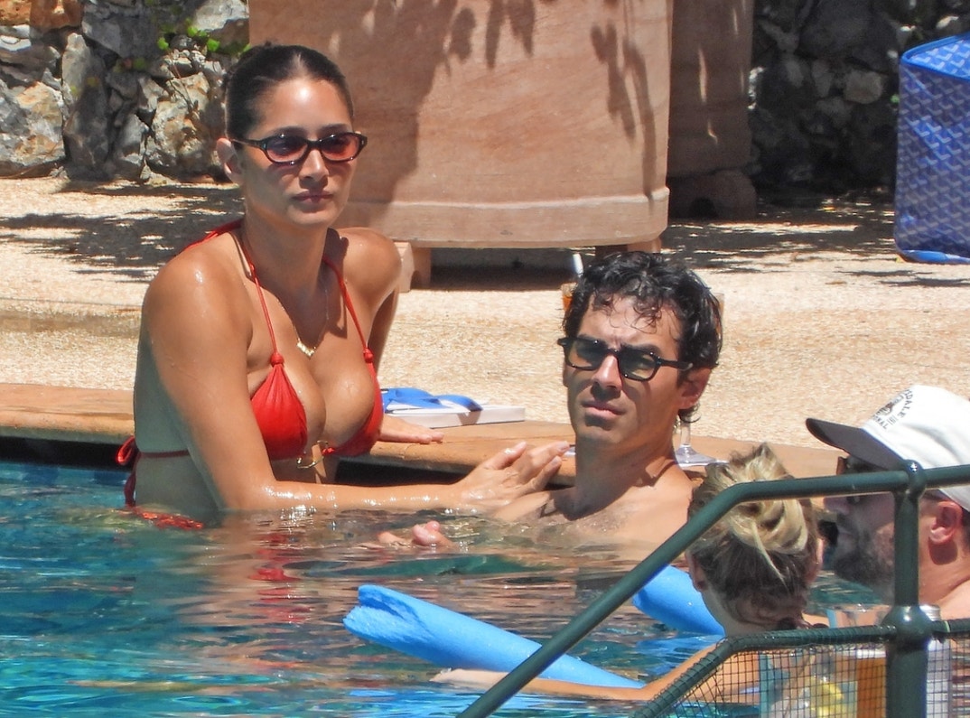 Joe Jonas Portofino 4