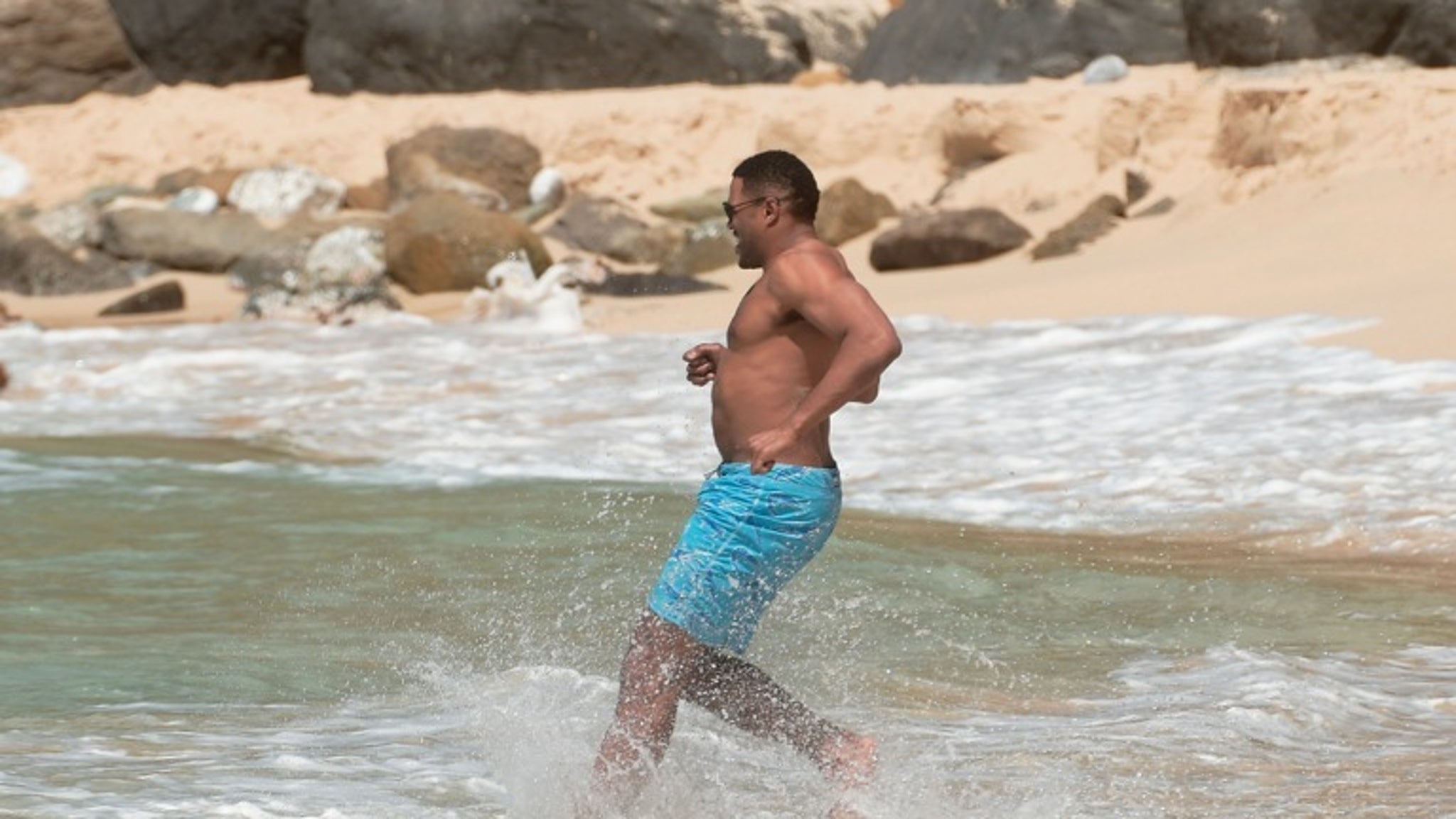 Michael Strahan & Kayla Quick The Beachin' Vacation Photos