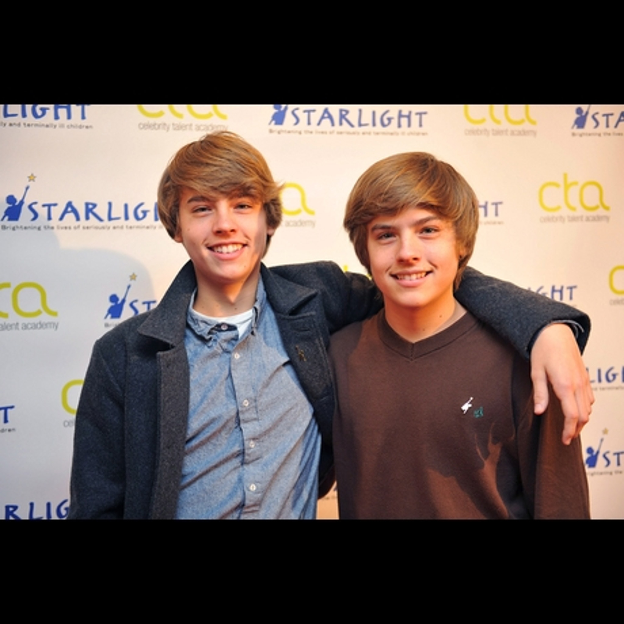 Celebrity Brothers, image size:2048x2048