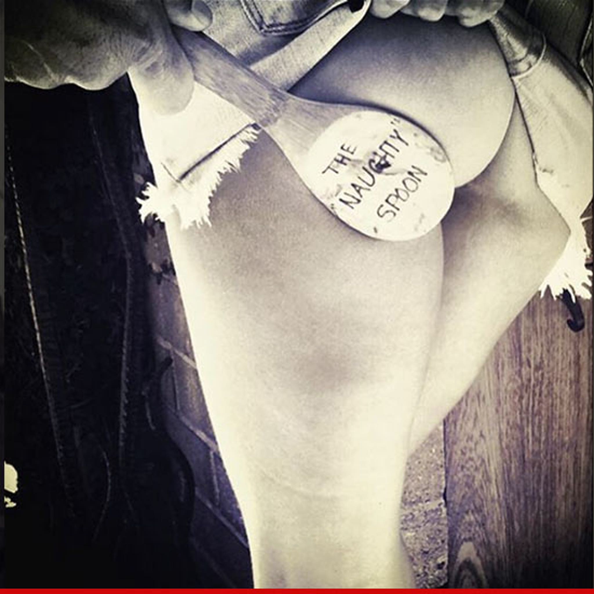 Heidi Klum -- Spanks a Lot for the Ass Shot (PHOTO) picture