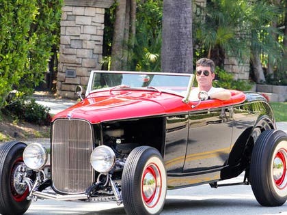 0614_simon_cowell_in_car_gsi