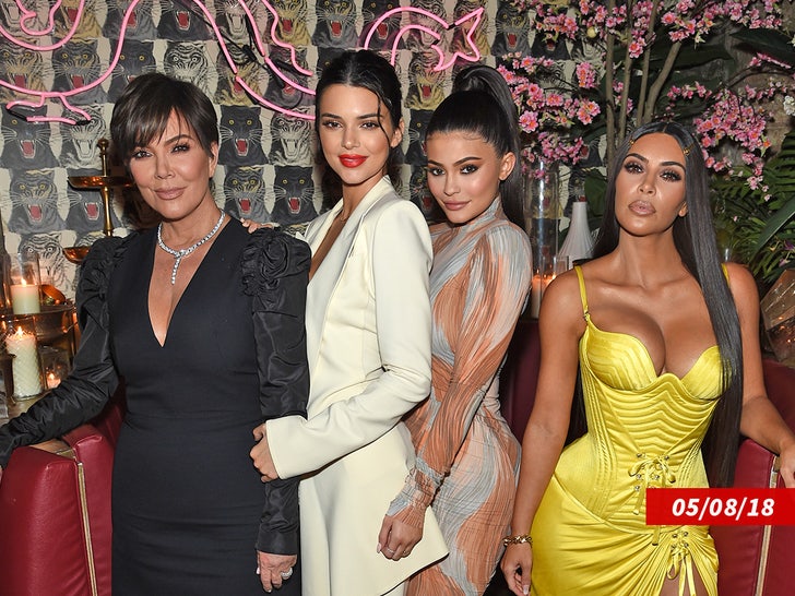 kris jenner kendall jenner kylie jenner kim kardashia