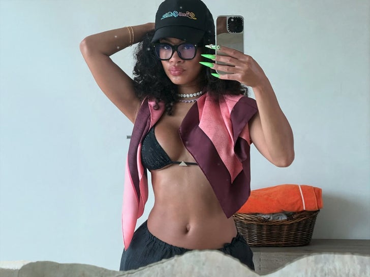 0630-saweetie-hot-shots-sub2_720