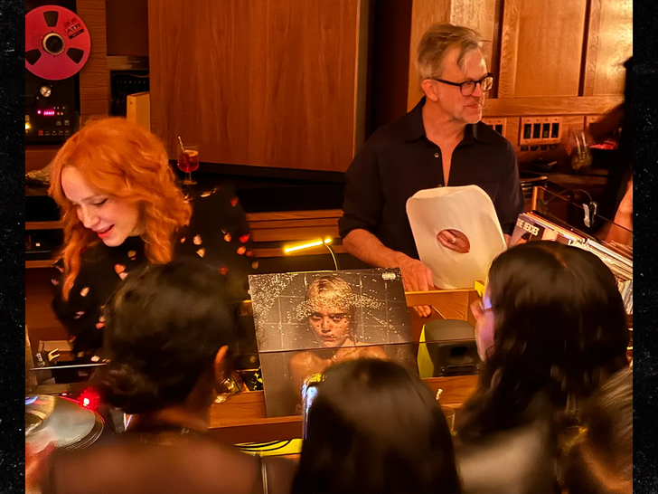 christina hendricks dj 2