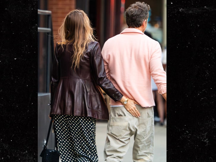 0610-Blake-Lively-Ryan-Reynolds-Butt-Slap-SUB