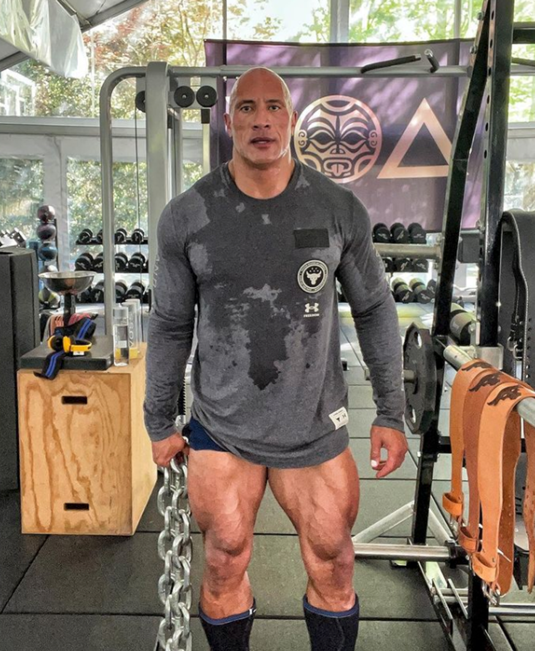 Dwayne-rock-Johnson-workout-gym-photos12