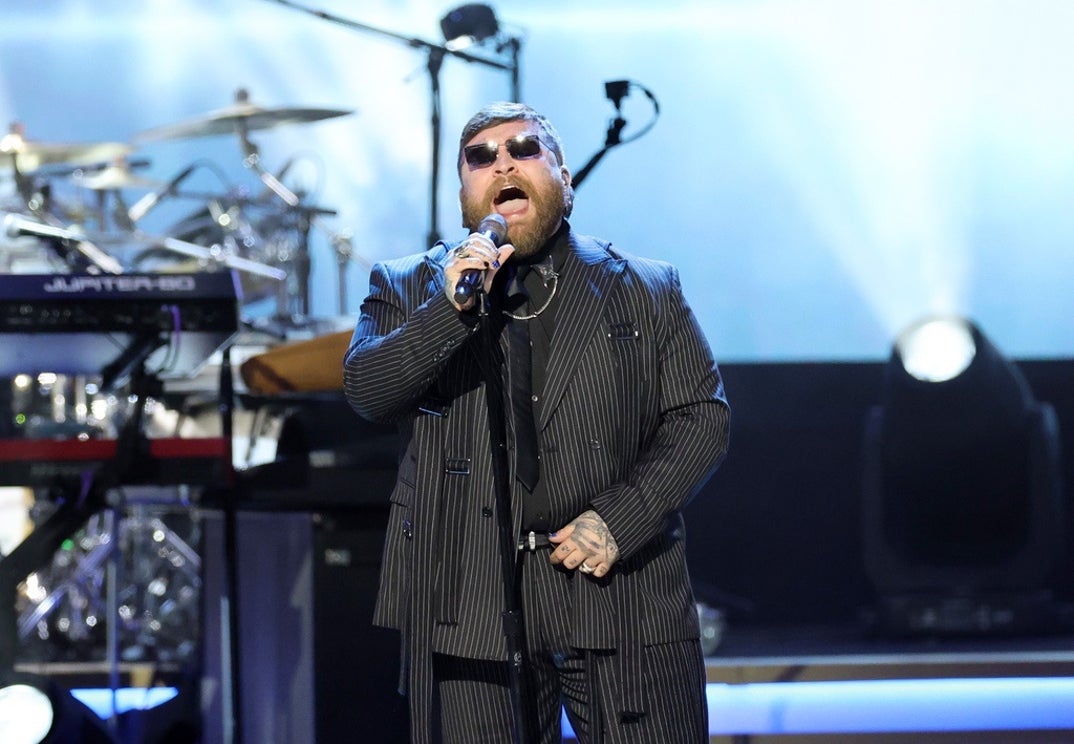 Teddy Swims Performance Pics 9