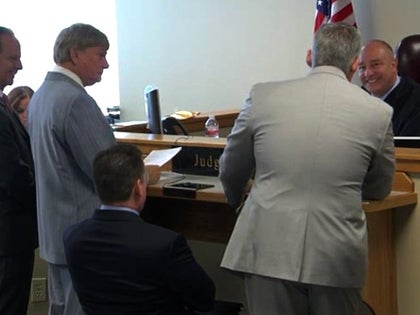 100814_adrian_peterson_court_primary