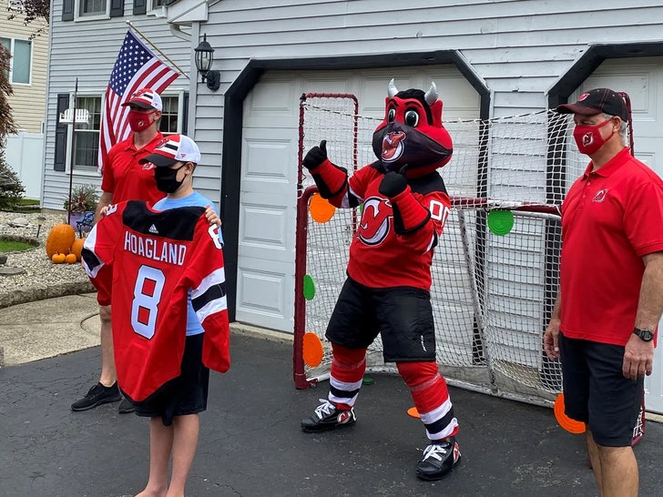 NJ Devils Mascot Shatters Glass At Kids Party 